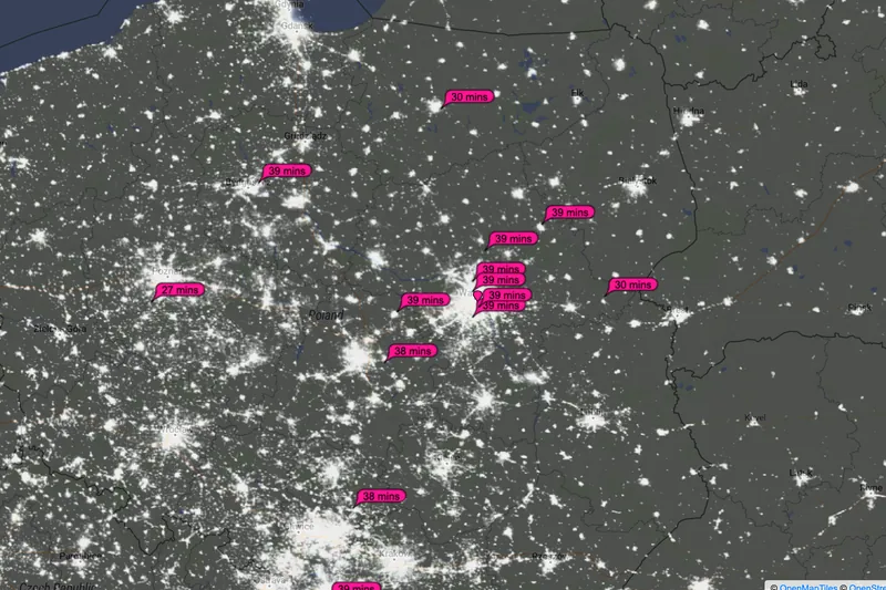 Mapa PSK Reportera: Polska nocą, dymki z czasem zgłoszeń przy stacjach, które odebrały SQ5CBA