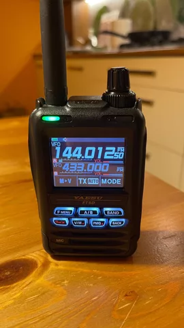 Yaesu FT5D Telefon Radioamatorski 70cm/2m z Waterfall